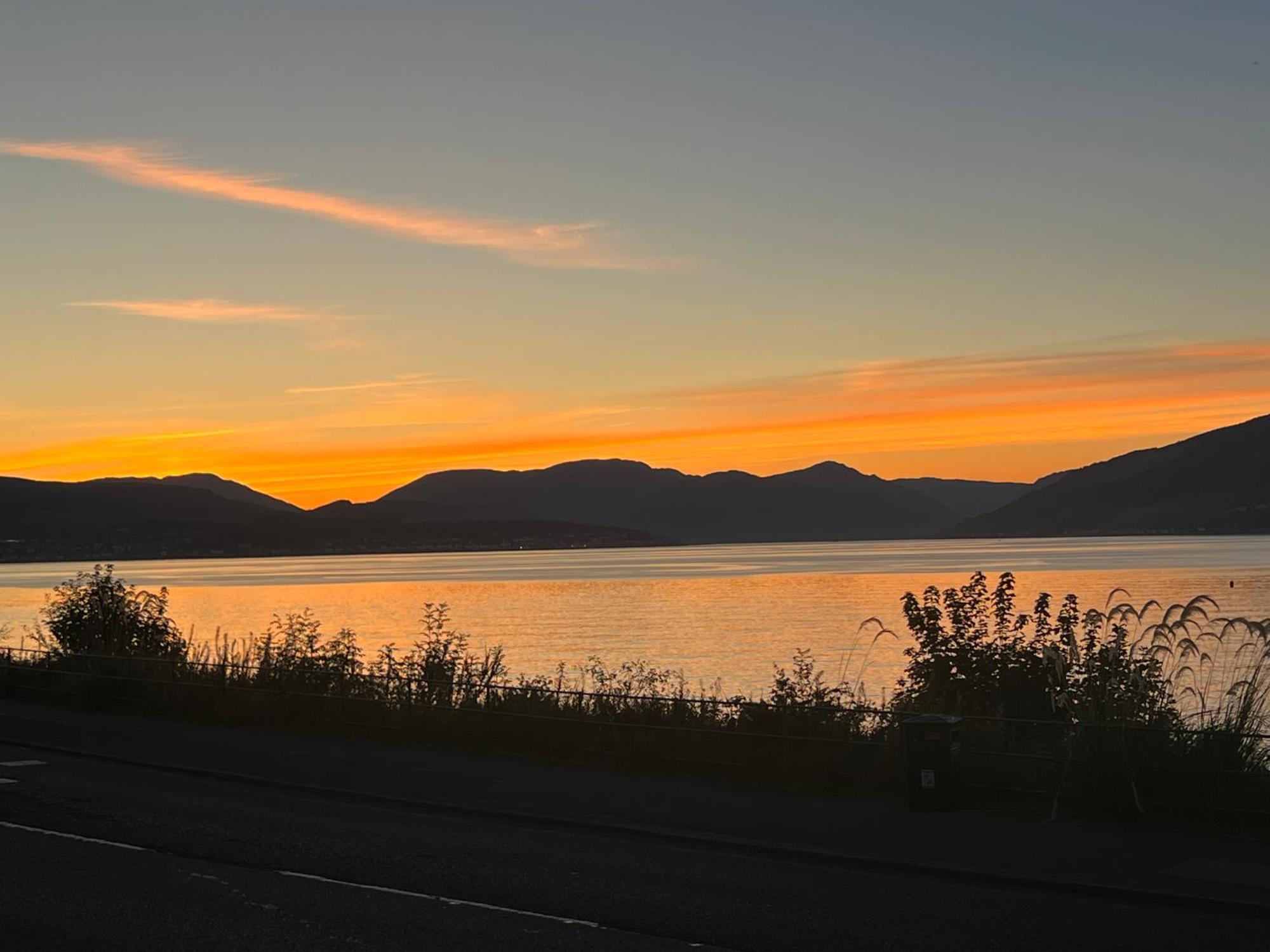 The Wee Cottage By The Ferry Gourock Exterior photo
